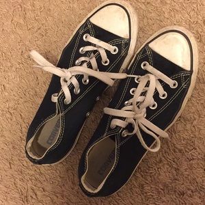 Black converse